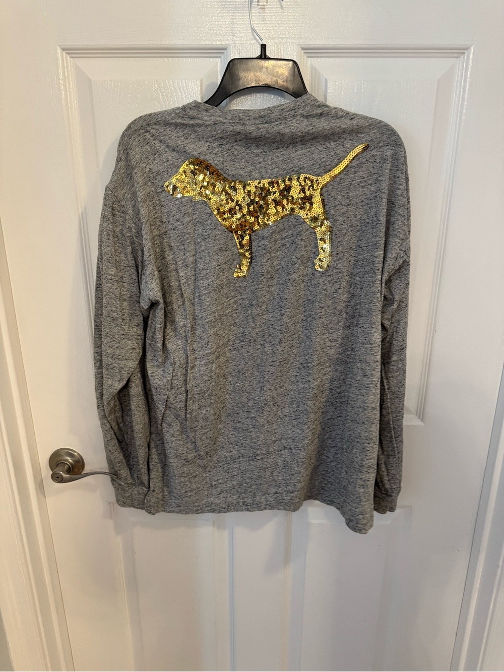 PINK Victoria's Secret Heather Gray Long Sleeve Tee with Gold Dog Emblem - Picture 5 of 6